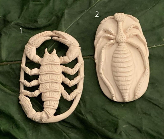 Insetti intagliati in mammut, 2 pz