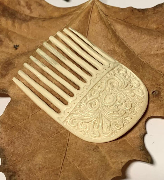 Pettine in corno di mammut naturale